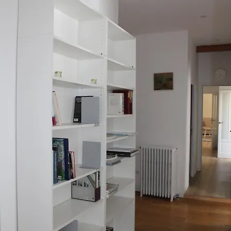 Maison Chaleureuse Avec Grande Terrasse Nimes