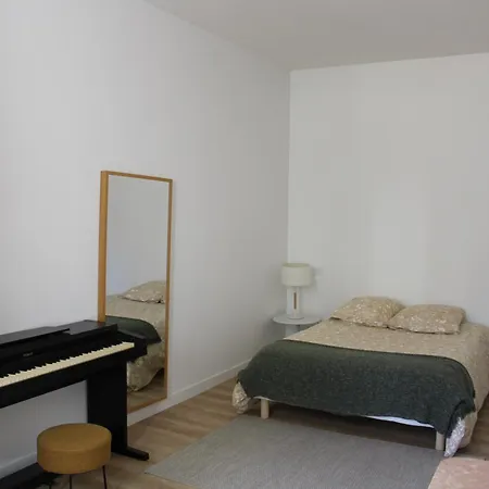 Hébergement de vacances Maison Chaleureuse Avec Grande Terrasse *