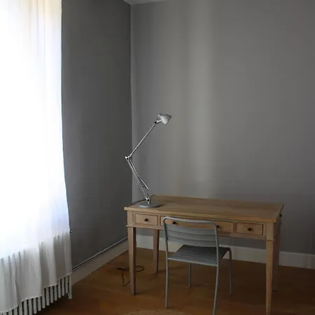 Maison Chaleureuse Avec Grande Terrasse Νιμ