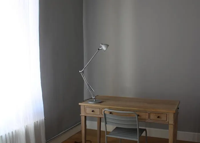 Maison Chaleureuse Avec Grande Terrasse Nimes